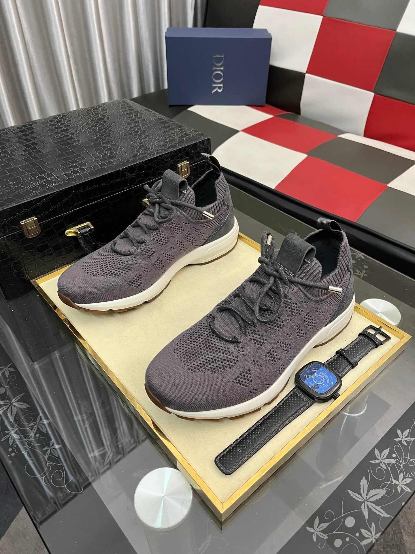 Men's shoes 💰: 400⌚️⌚️2025 new Dior fly-knit breathable casual men's shoes are on the market, original order, impeccable, the upper is made of imported fly-knit, and the original outsole is made one to one quarter. It is super comfortable on the feet. It is a must-buy pair of shoes. Available in sizes 38-446️⃣